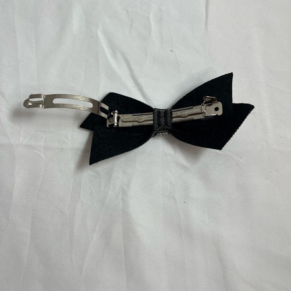 Black and Silver Bow Hair Clip - Picture 5 of 5